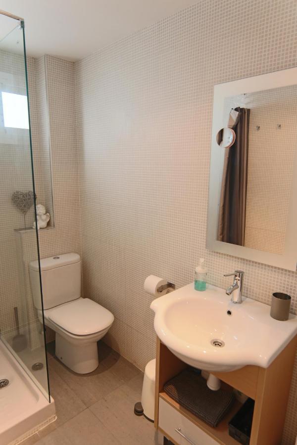 Luminoso. Comodo. Acogedor. Wifi. Junto A Ave Valência Exterior foto