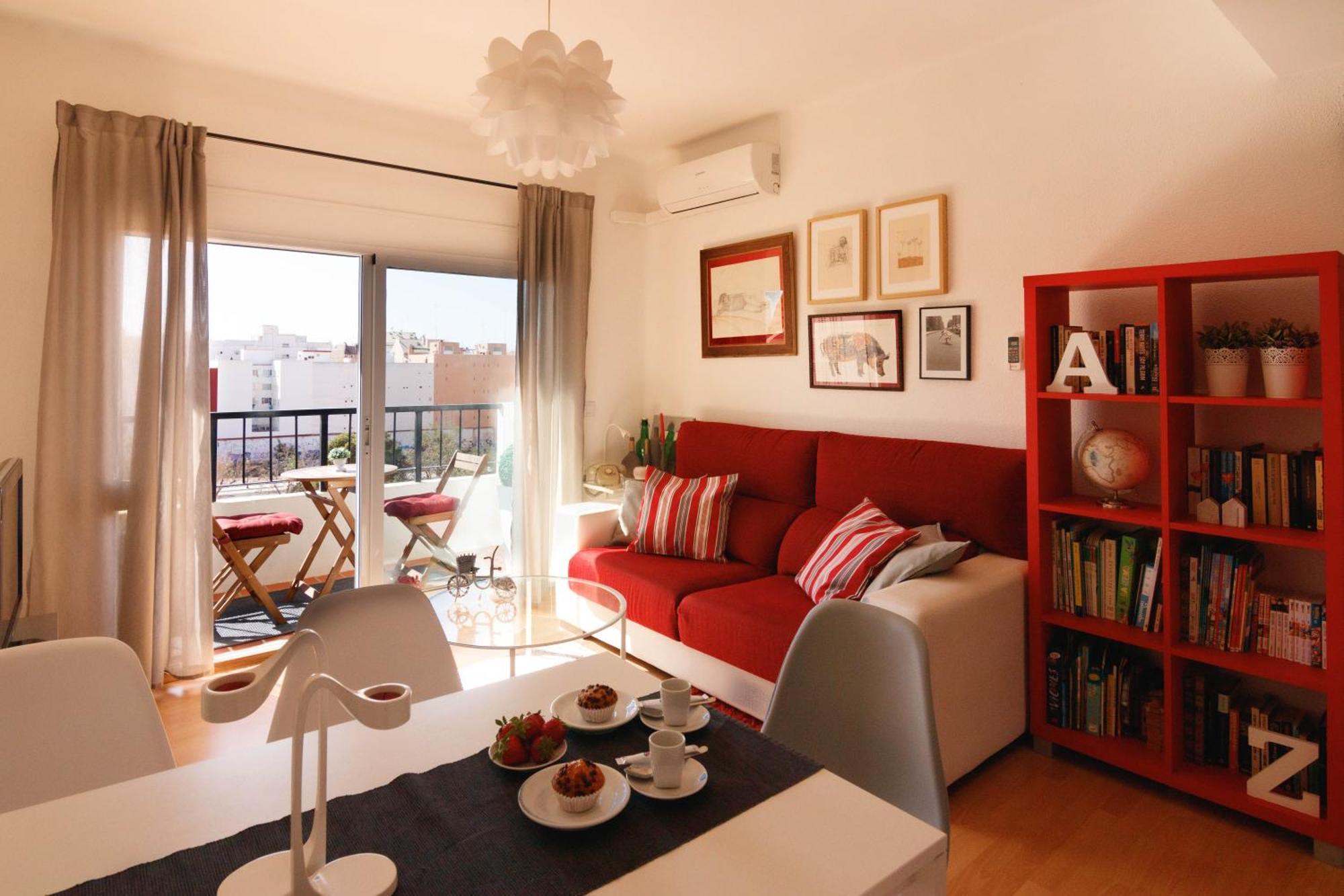 Luminoso. Comodo. Acogedor. Wifi. Junto A Ave Valência Exterior foto